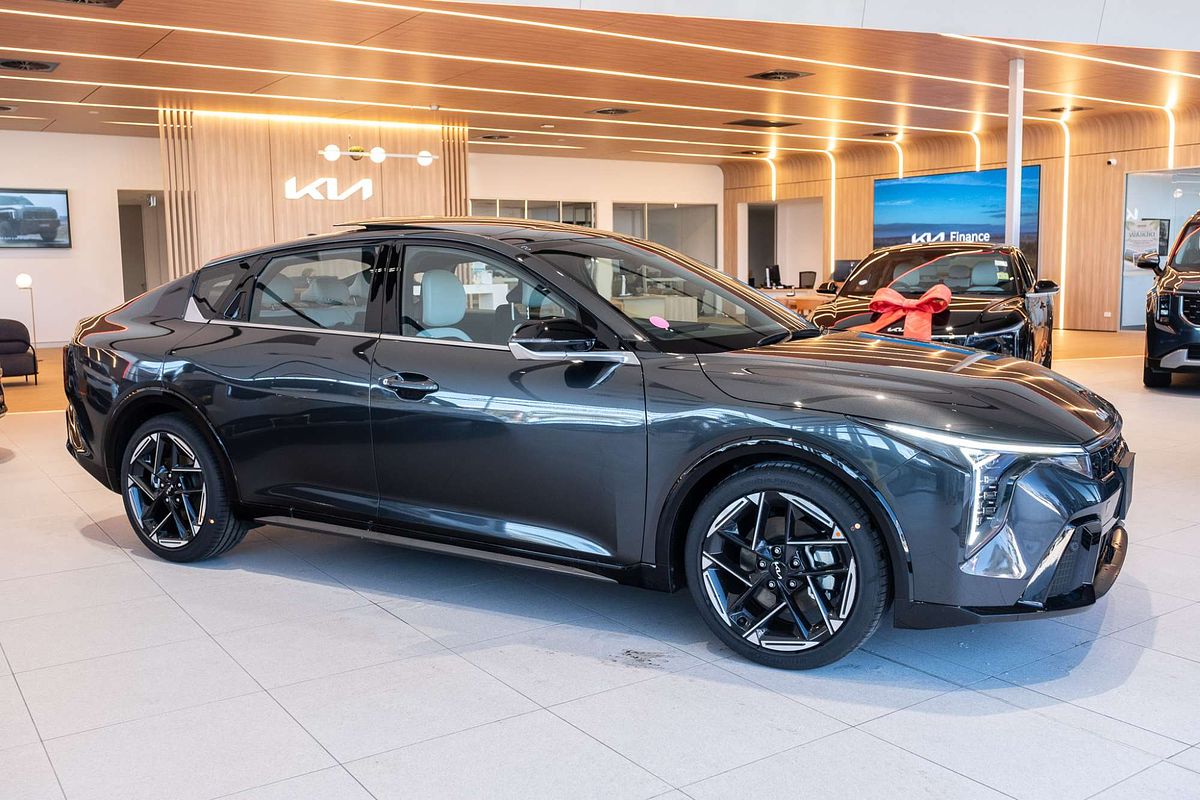 2025 Kia K4 GT-Line CL4m