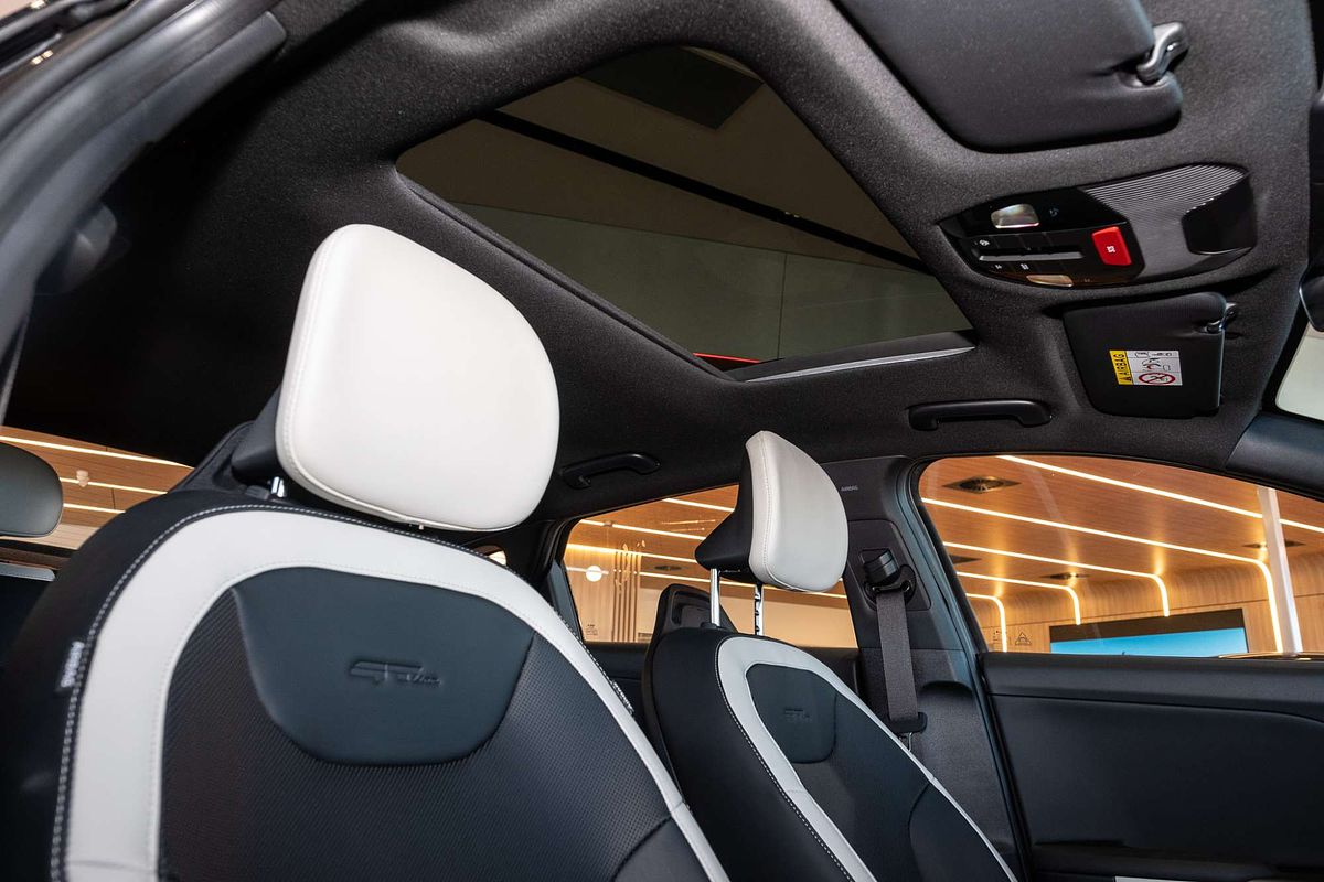 2025 Kia K4 GT-Line CL4m