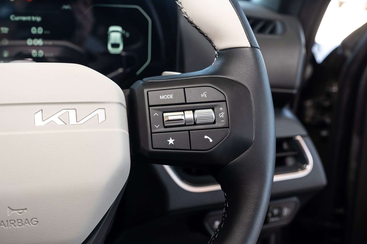2025 Kia K4 GT-Line CL4m