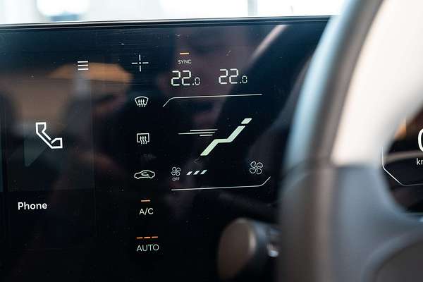 2025 Kia K4 GT-Line CL4m
