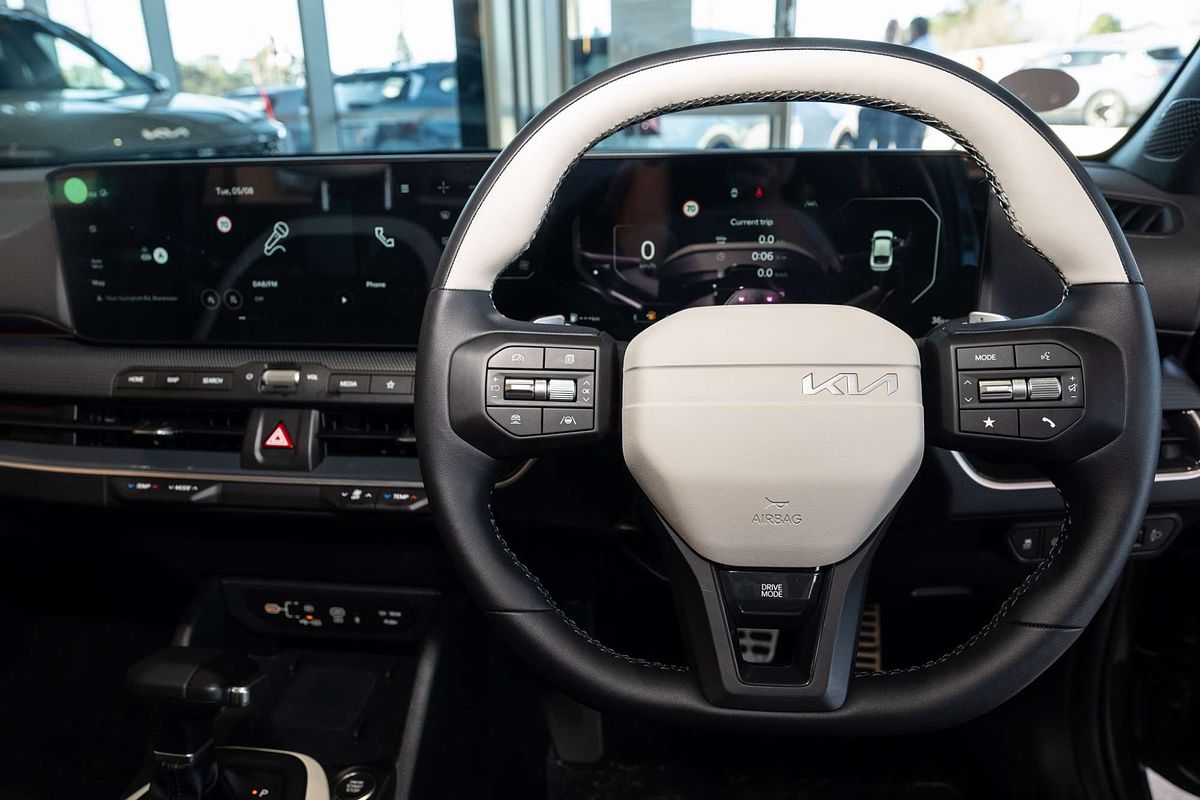 2025 Kia K4 GT-Line CL4m