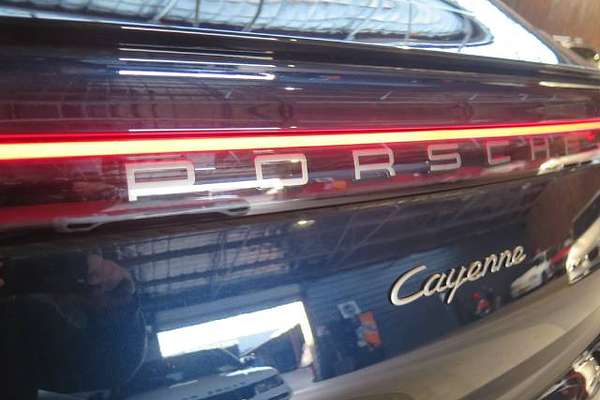 2023 Porsche Cayenne PLATINUM EDITION 9YB