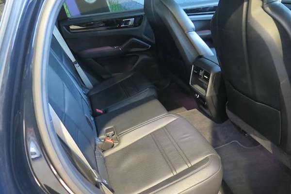 2023 Porsche Cayenne PLATINUM EDITION 9YB