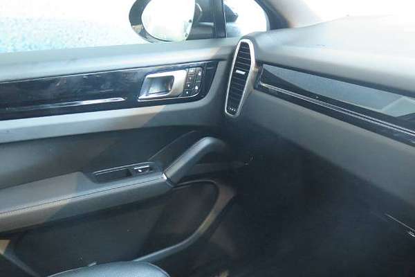2023 Porsche Cayenne PLATINUM EDITION 9YB