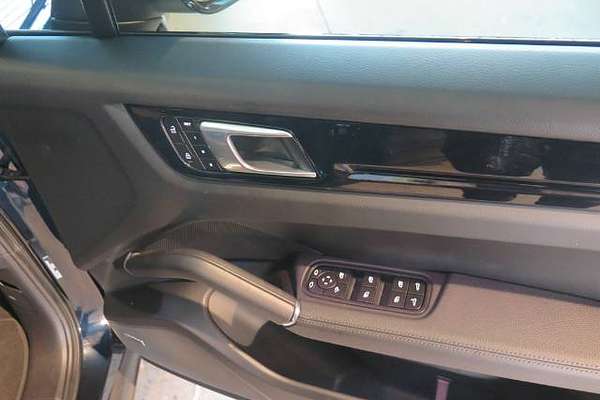 2023 Porsche Cayenne PLATINUM EDITION 9YB