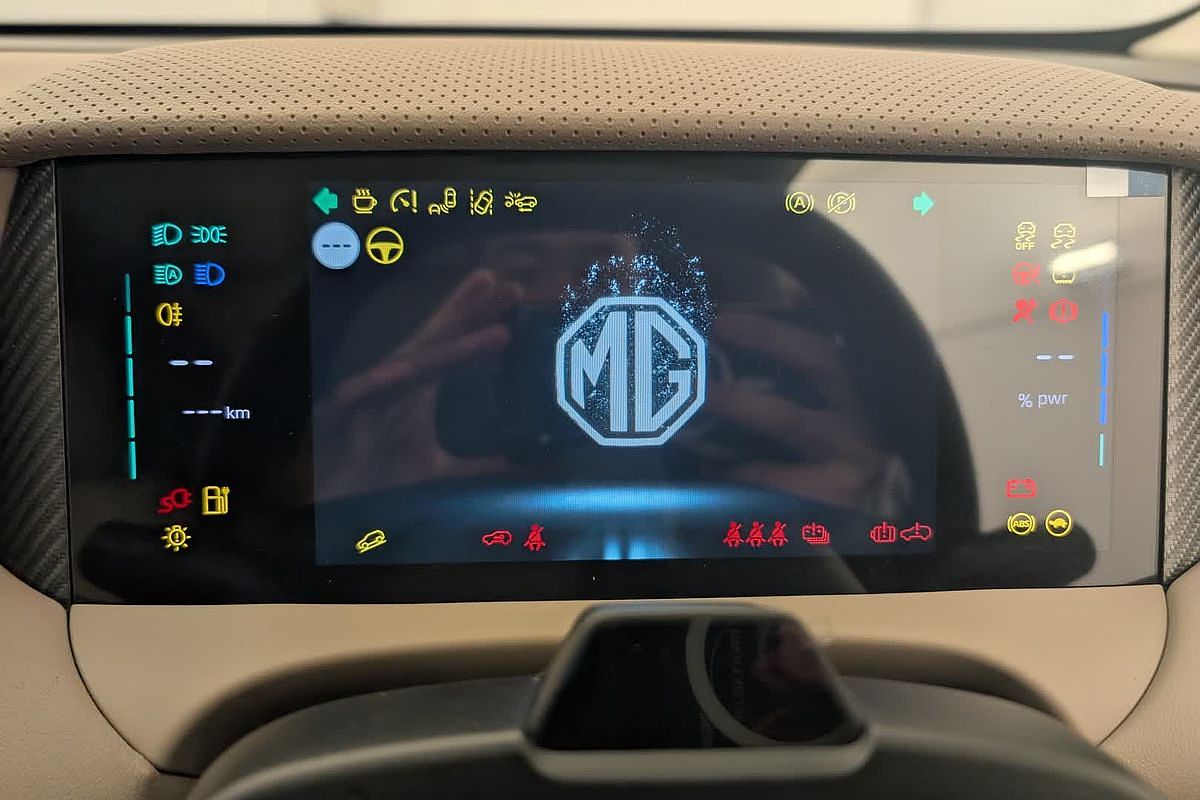 2025 MG MGS5 EV Essence 62 ZS3EM