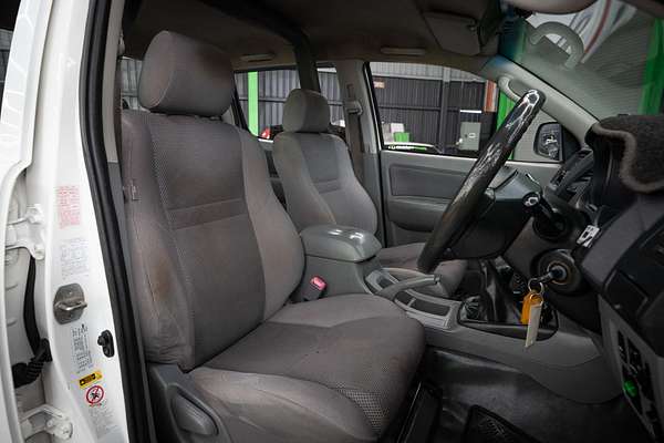 2010 Toyota Hilux SR KUN26R 4X4