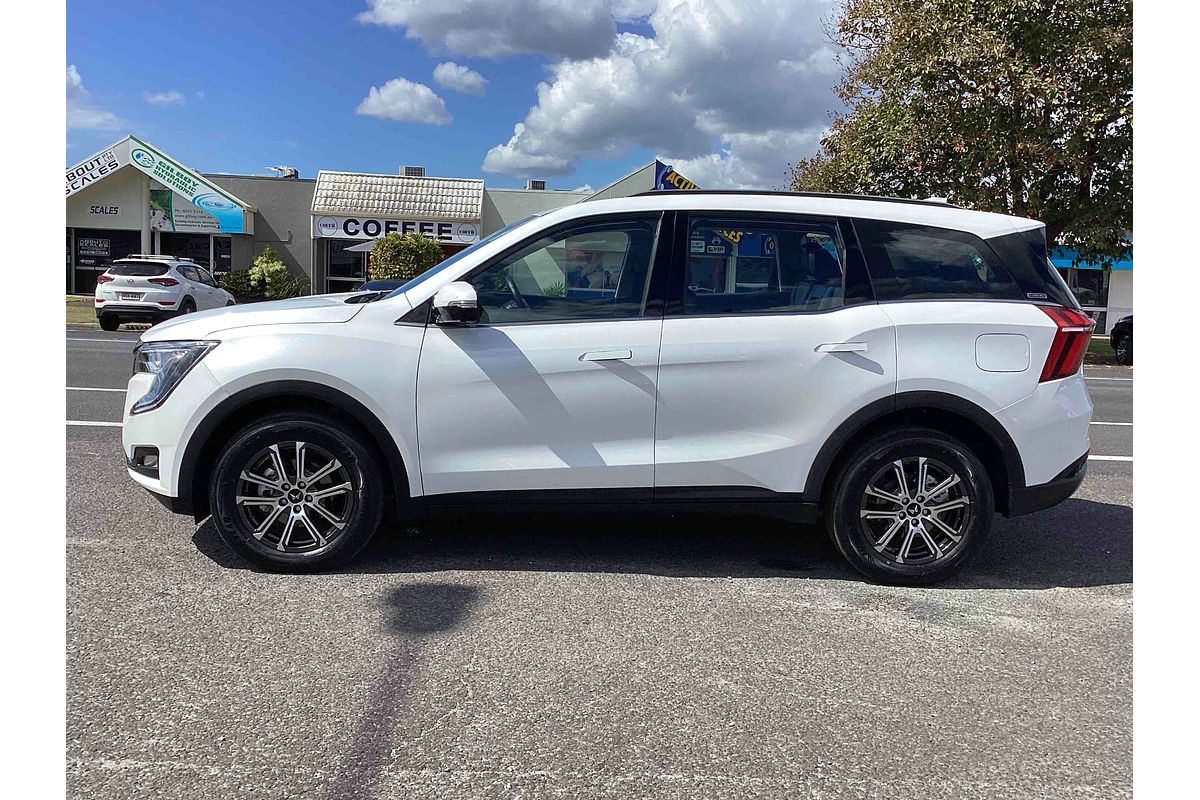2025 Mahindra XUV700 AX7L