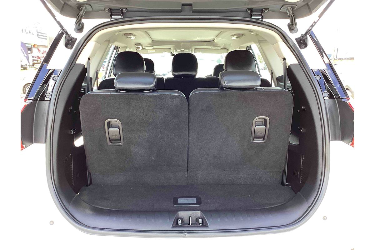 2025 Mahindra XUV700 AX7L