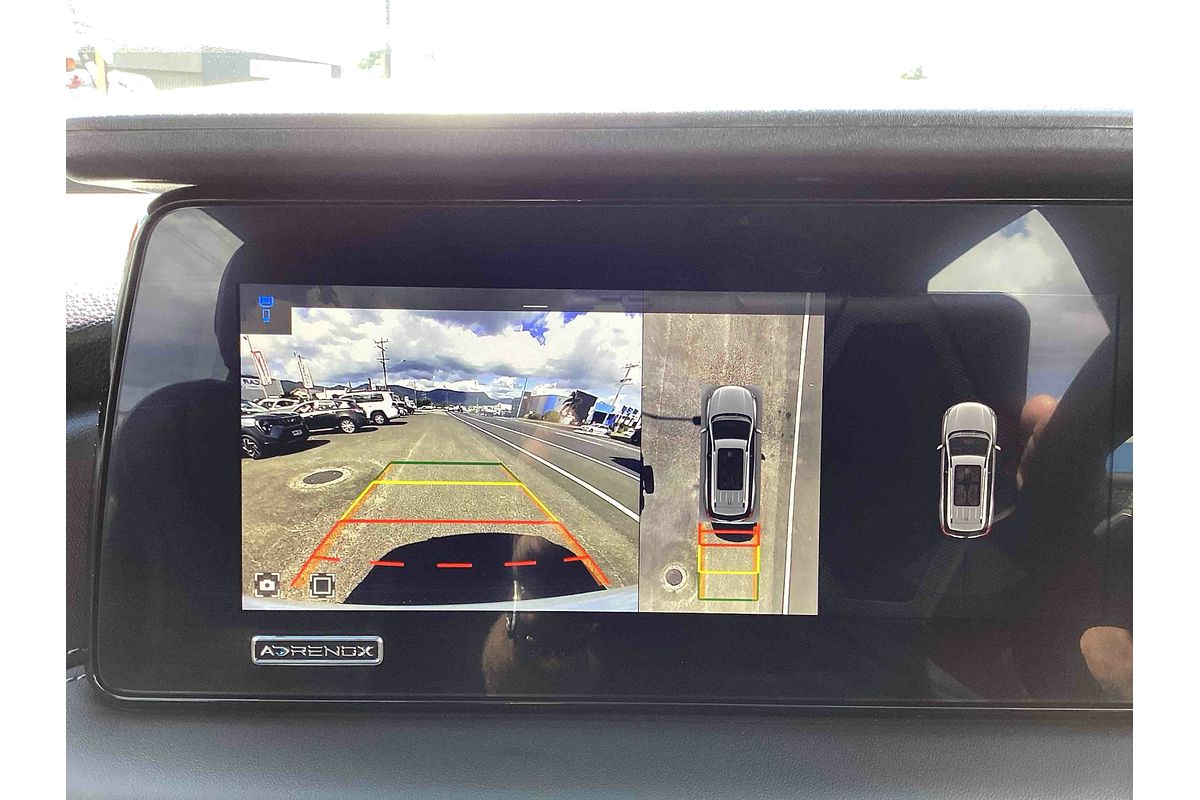 2025 Mahindra XUV700 AX7L