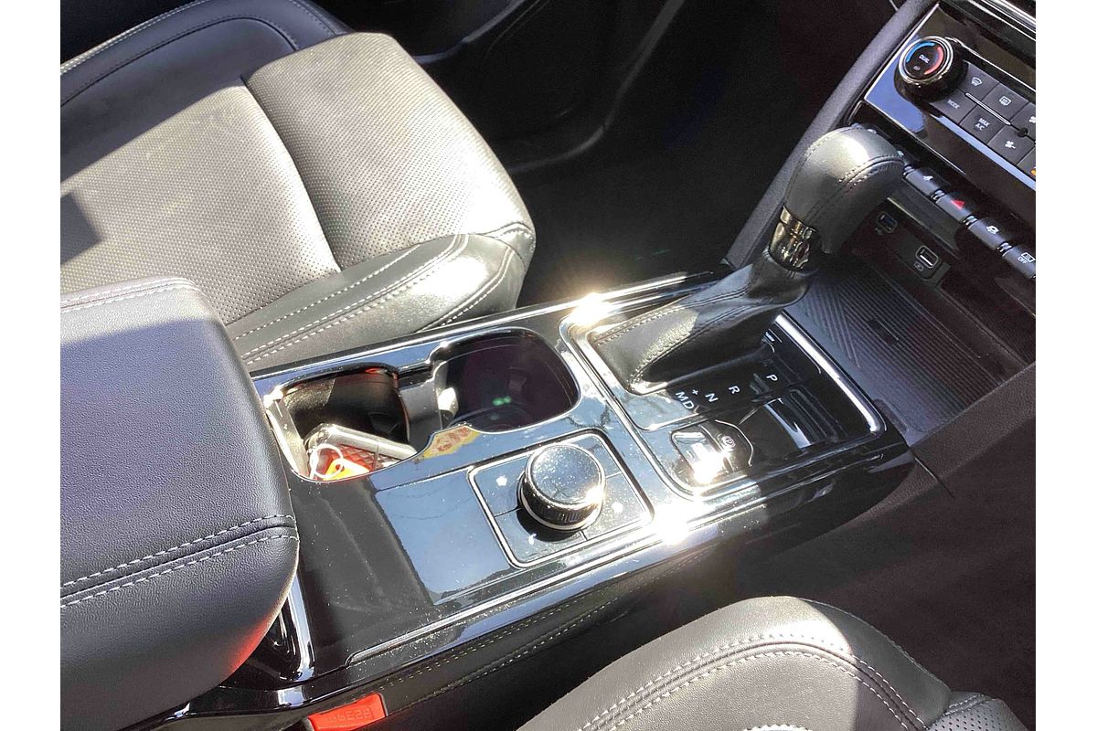 2025 Mahindra XUV700 AX7L
