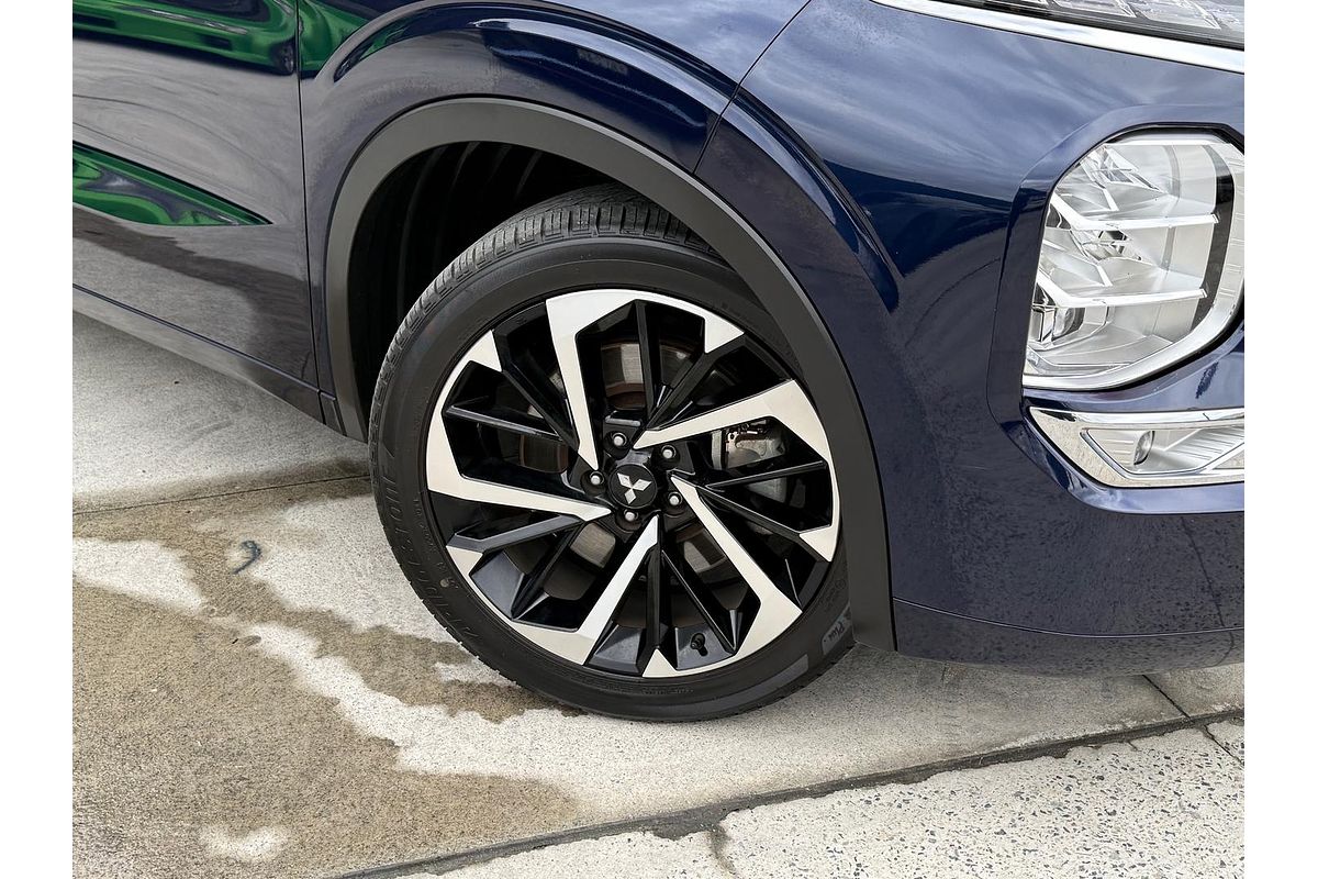2023 Mitsubishi Outlander Exceed ZM