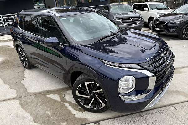 2023 Mitsubishi Outlander Exceed ZM