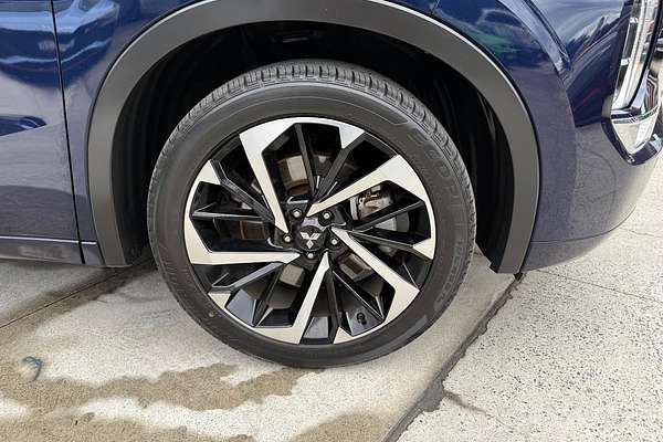 2023 Mitsubishi Outlander Exceed ZM