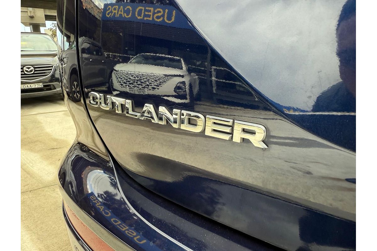 2023 Mitsubishi Outlander Exceed ZM