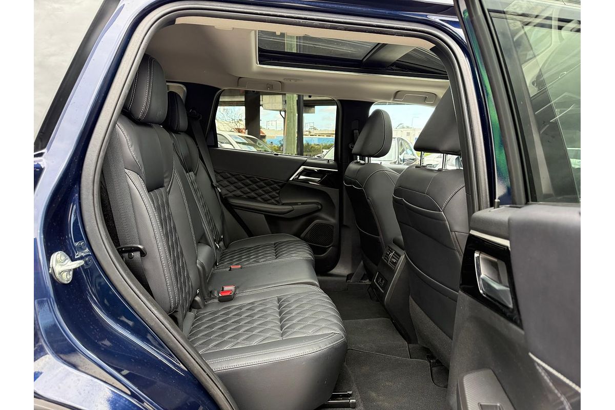 2023 Mitsubishi Outlander Exceed ZM