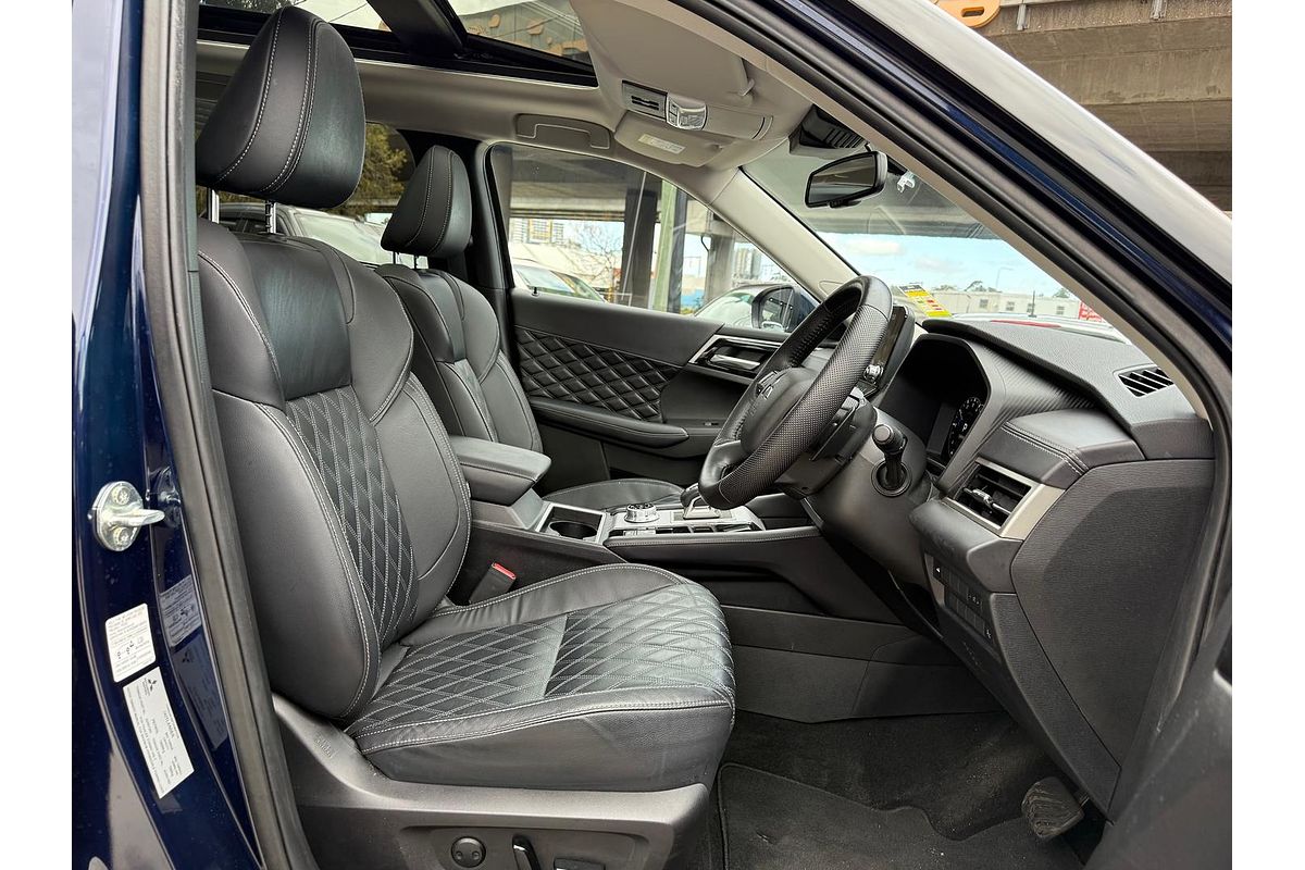 2023 Mitsubishi Outlander Exceed ZM