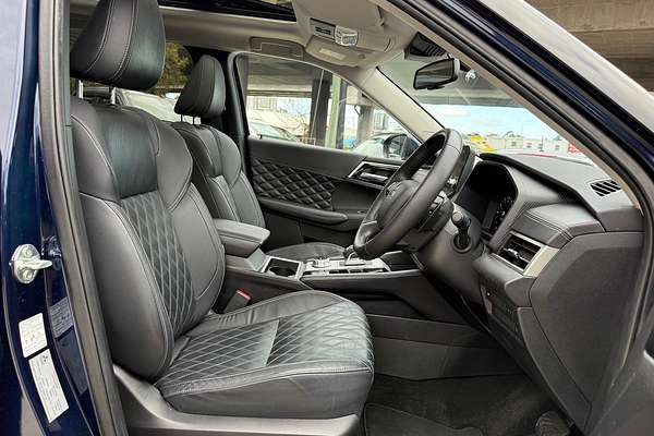 2023 Mitsubishi Outlander Exceed ZM