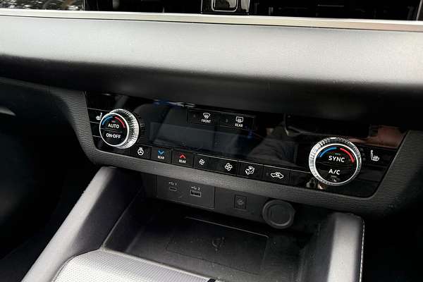 2023 Mitsubishi Outlander Exceed ZM