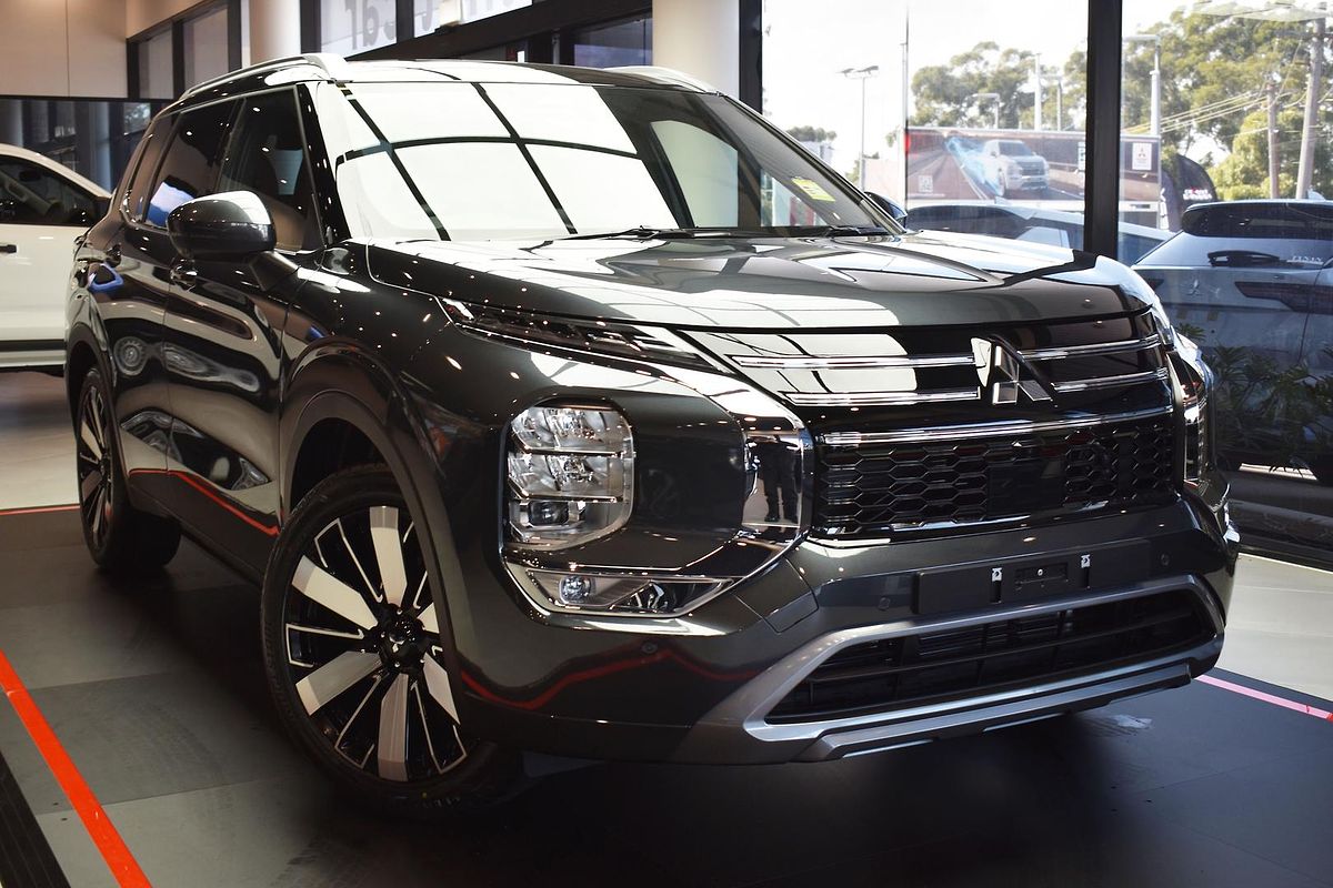 2025 Mitsubishi Outlander Exceed Tourer ZM