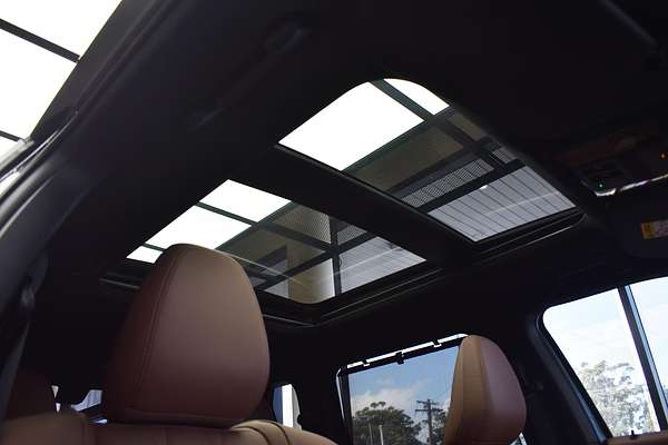 2025 Mitsubishi Outlander Exceed Tourer ZM