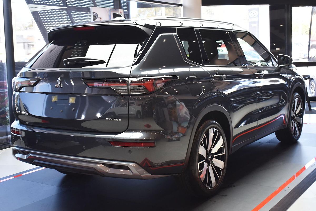 2025 Mitsubishi Outlander Exceed Tourer ZM