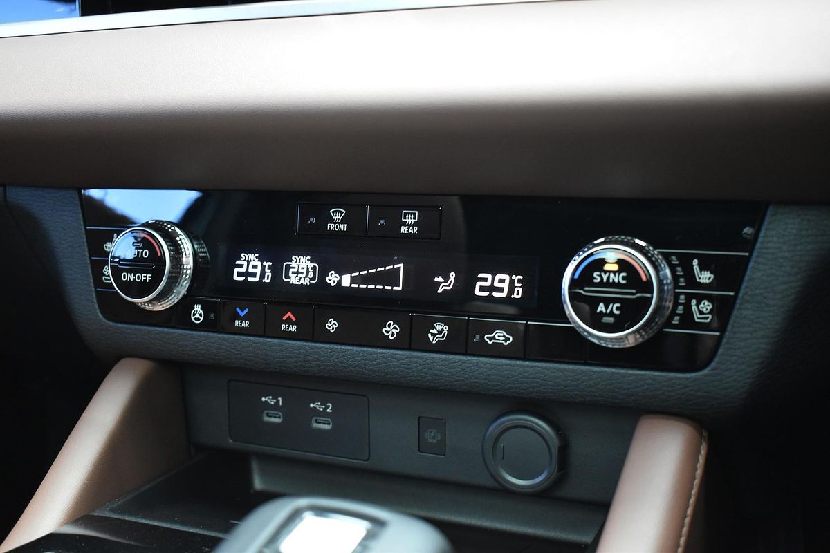 2025 Mitsubishi Outlander Exceed Tourer ZM