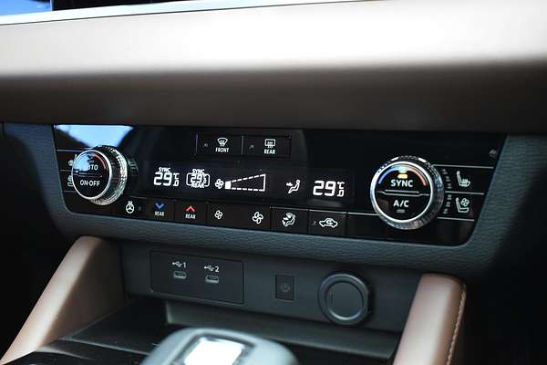 2025 Mitsubishi Outlander Exceed Tourer ZM