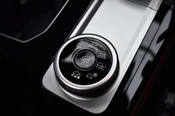 2025 Mitsubishi Outlander Exceed Tourer ZM