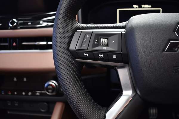 2025 Mitsubishi Outlander Exceed Tourer ZM