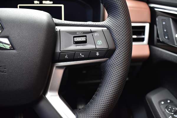 2025 Mitsubishi Outlander Exceed Tourer ZM