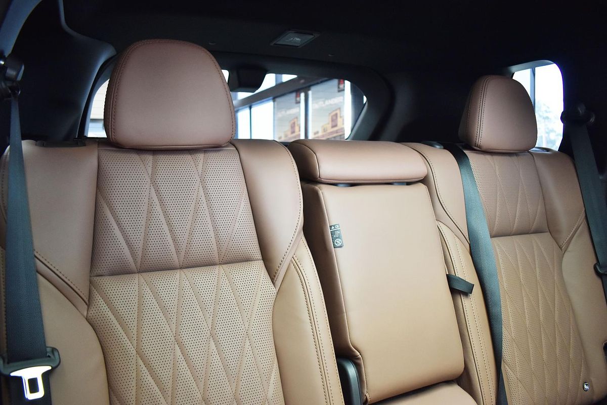 2025 Mitsubishi Outlander Exceed Tourer ZM