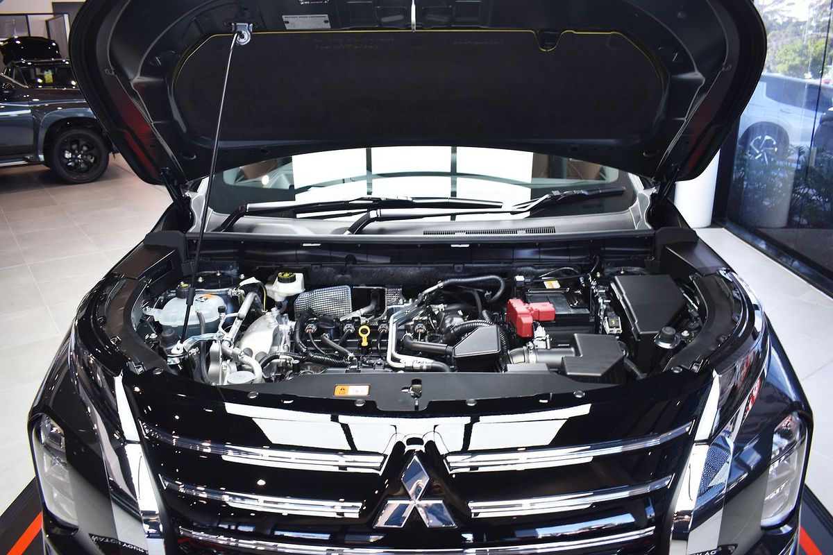 2025 Mitsubishi Outlander Exceed Tourer ZM