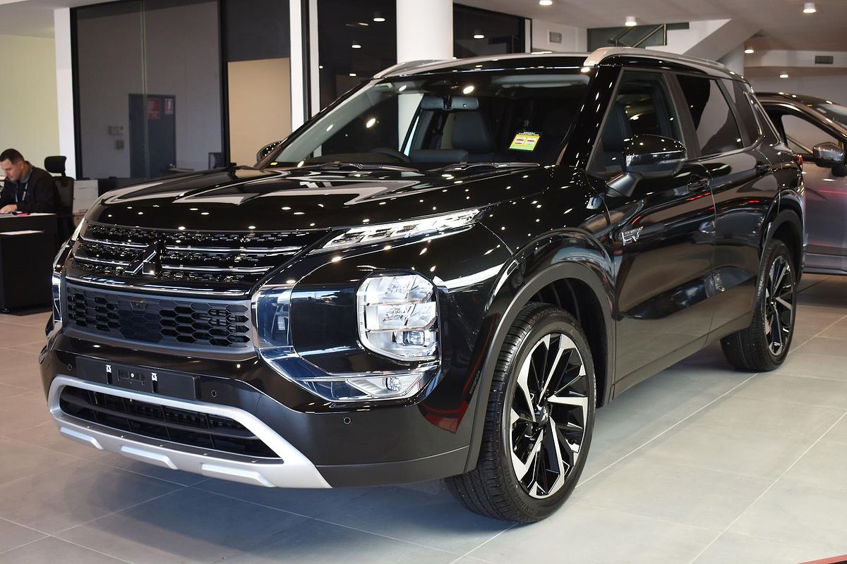 2025 Mitsubishi Outlander PHEV Aspire ZM