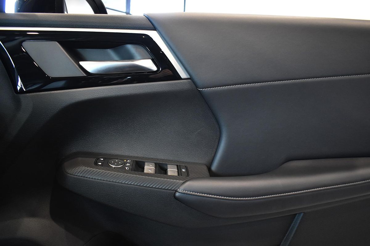 2025 Mitsubishi Outlander PHEV Aspire ZM