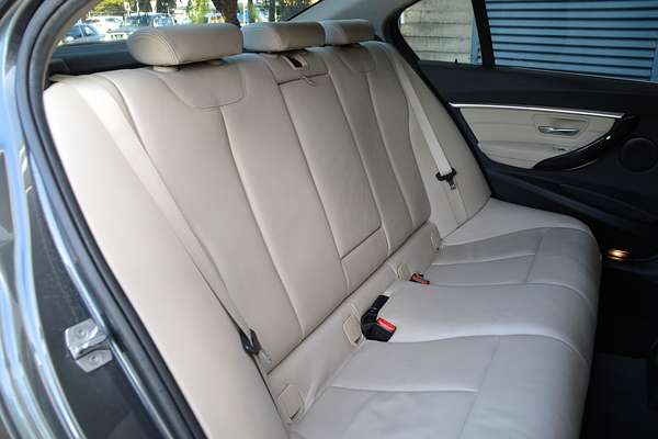 2015 BMW 3 Series 330i Luxury Line F30 LCI