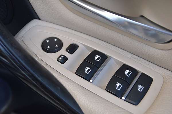 2015 BMW 3 Series 330i Luxury Line F30 LCI