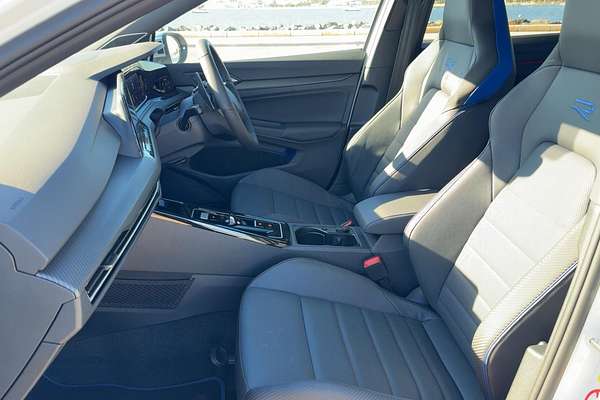 2024 Volkswagen Golf R 8