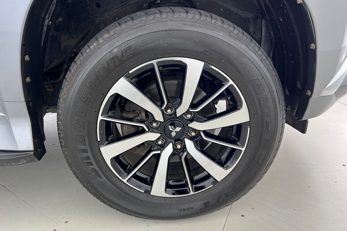 2017 Mitsubishi Pajero Sport GLS QE