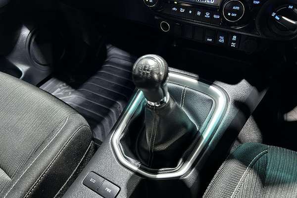 2022 Toyota Hilux SR5 GUN126R 4X4