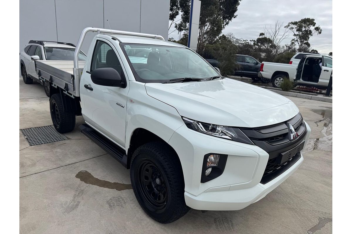 2024 Mitsubishi Triton GLX MR 4X4