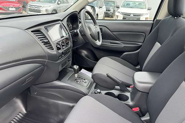 2024 Mitsubishi Triton GLX MR 4X4