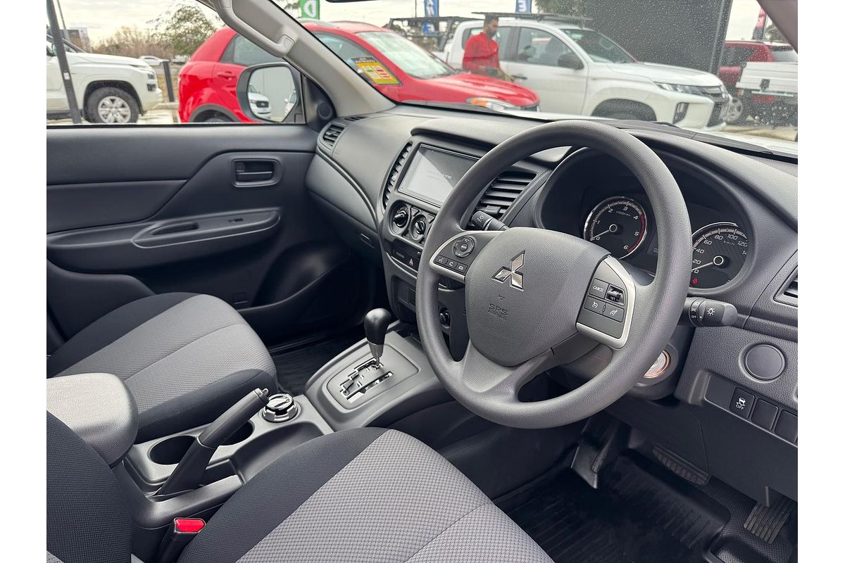 2024 Mitsubishi Triton GLX MR 4X4