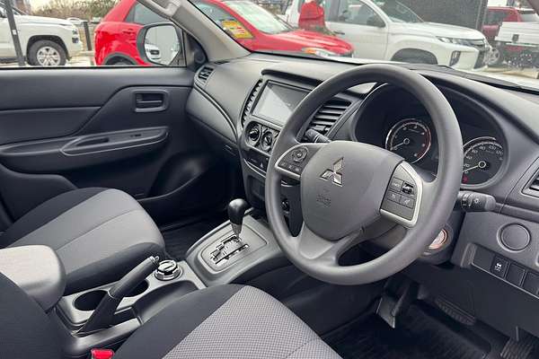2024 Mitsubishi Triton GLX MR 4X4