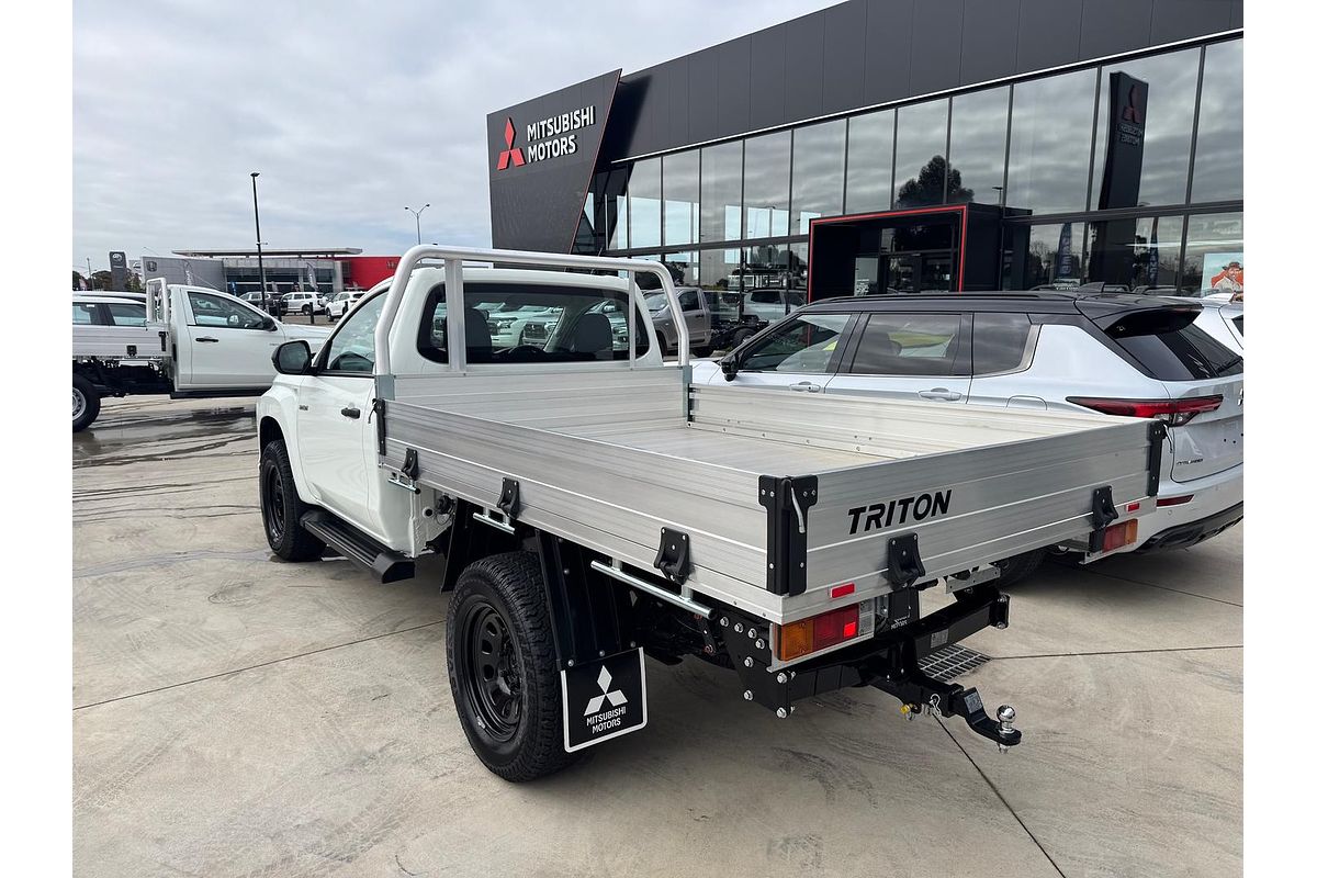 2024 Mitsubishi Triton GLX MR 4X4
