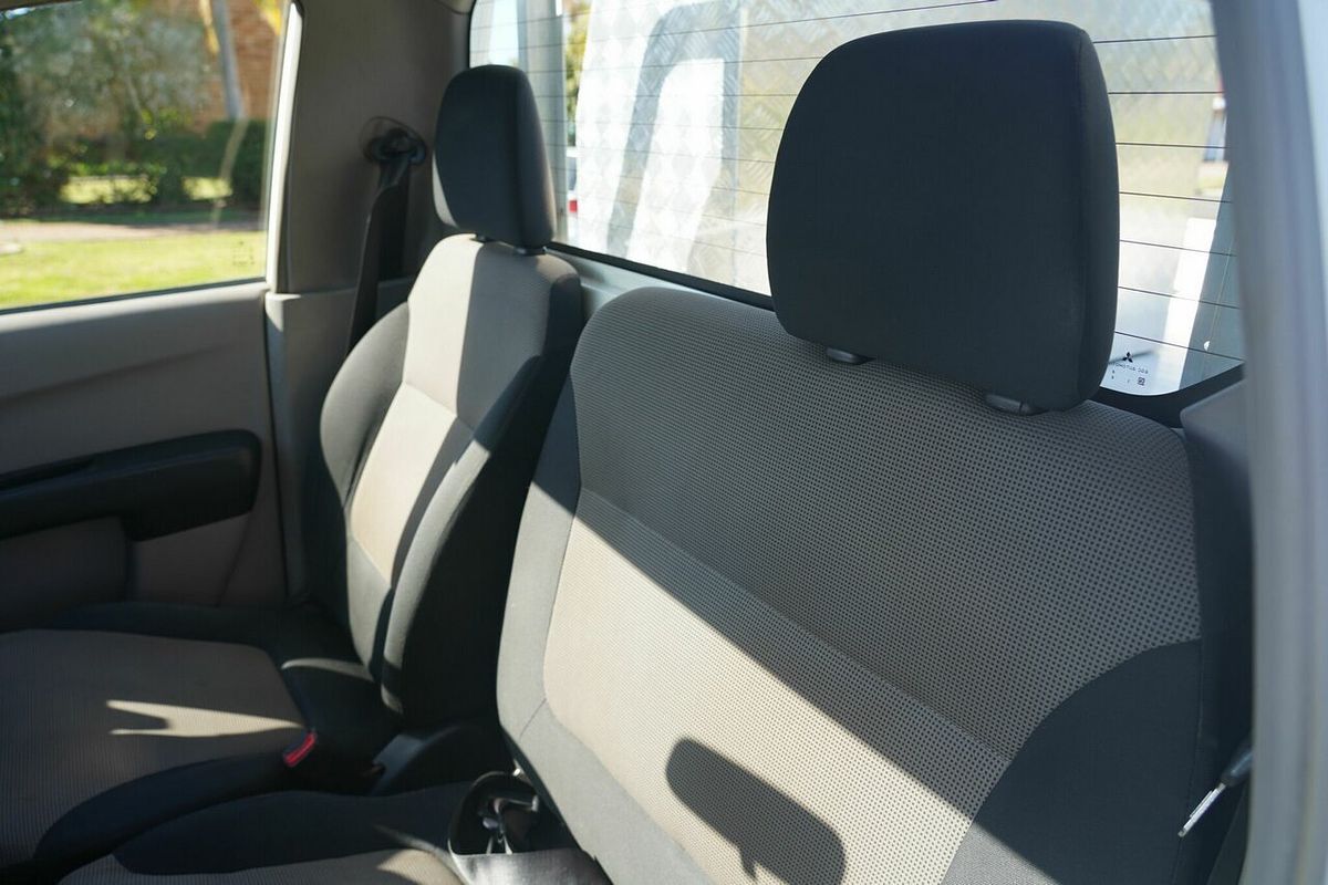 2014 Mitsubishi Triton GL MN Rear Wheel Drive