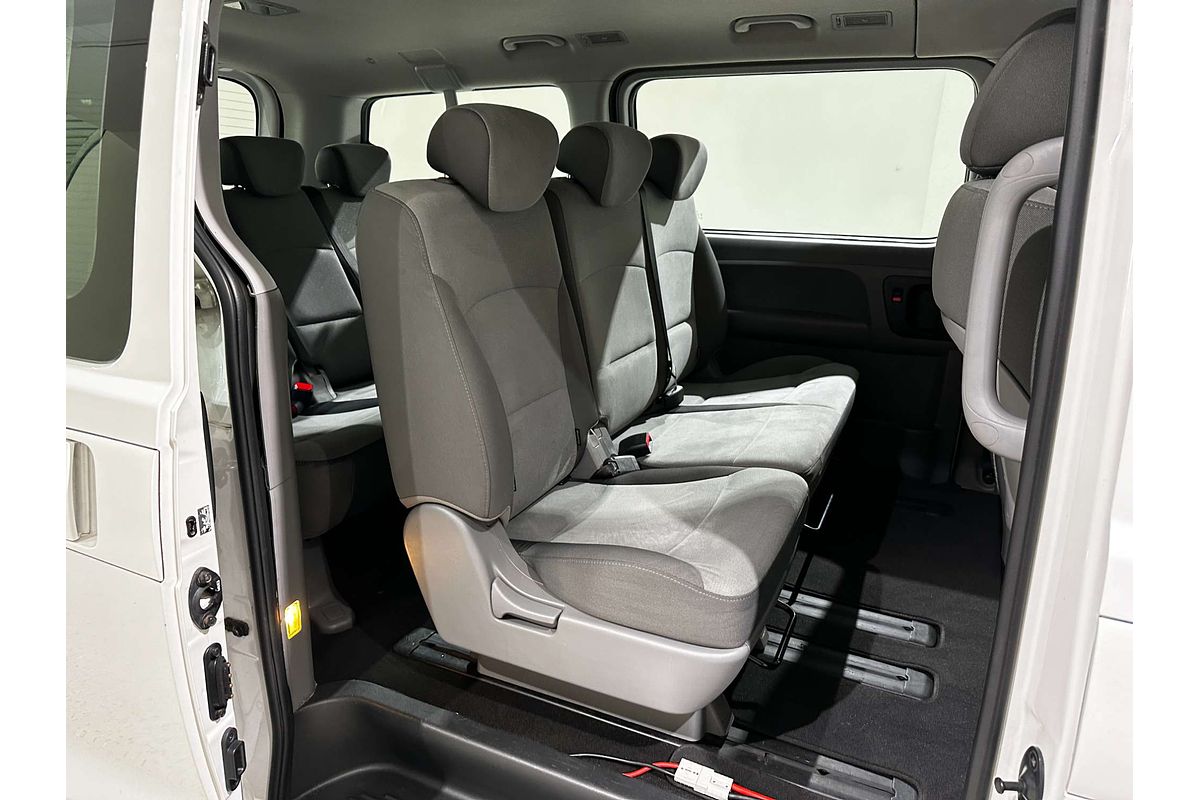 2017 Hyundai iMax  TQ3-W Series II