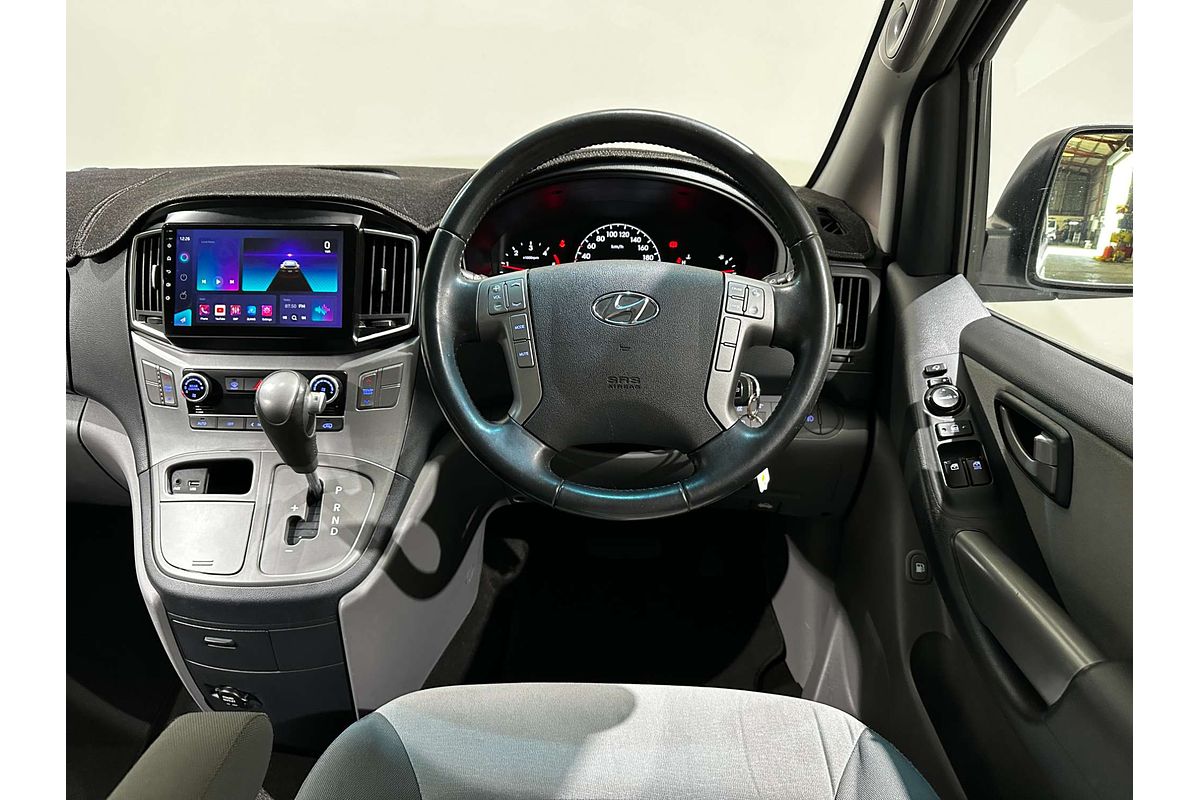 2017 Hyundai iMax  TQ3-W Series II
