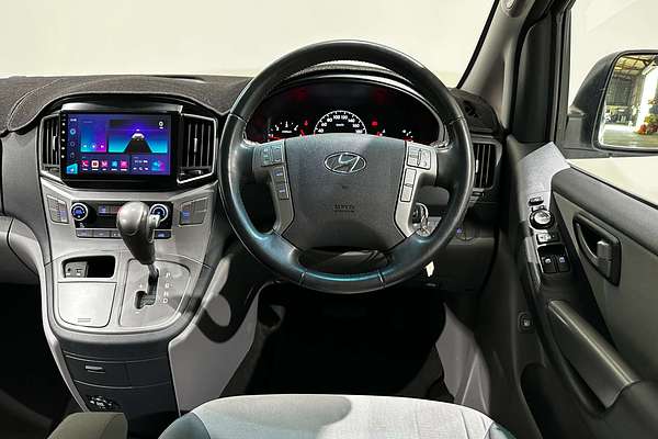 2017 Hyundai iMax  TQ3-W Series II