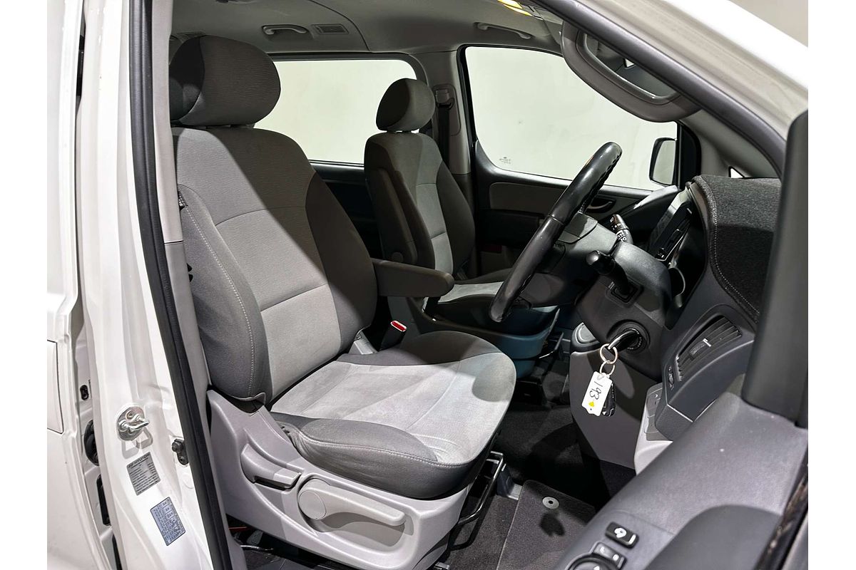 2017 Hyundai iMax  TQ3-W Series II